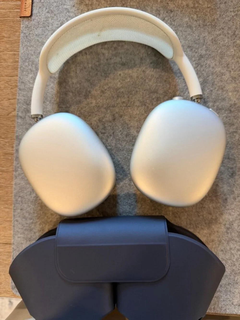 Apple Airpod Max (First Gen)